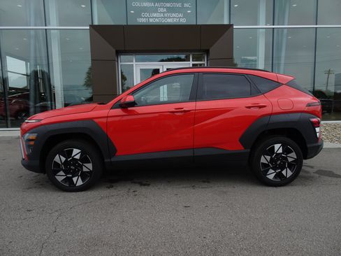 Used 2025 Hyundai Kona SEL AWD/4WD image 2