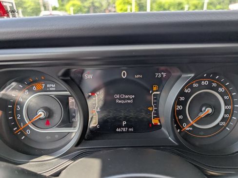 Used 2024 Jeep Wrangler Unlimited Rubicon AWD/4WD image 26