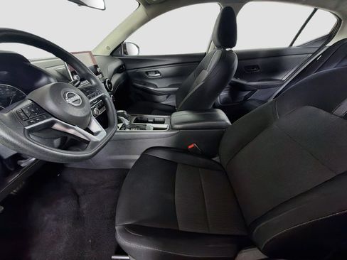 Used 2025 Nissan Sentra SV FWD image 13
