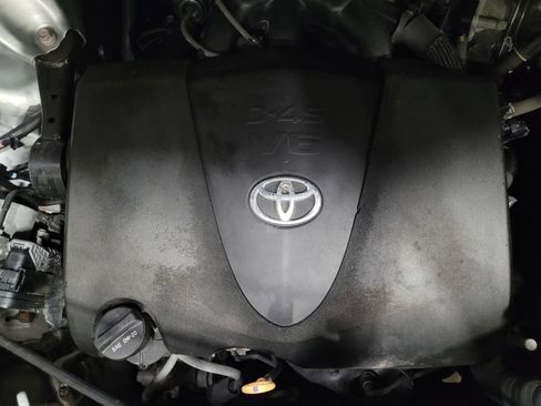 Used 2019 Toyota Highlander XLE AWD/4WD image 30