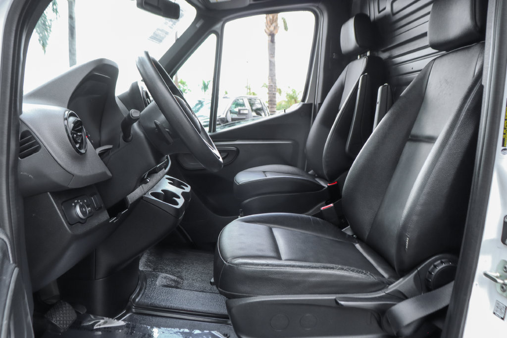Used 2022 Mercedes-Benz Sprinter 2500 image 21