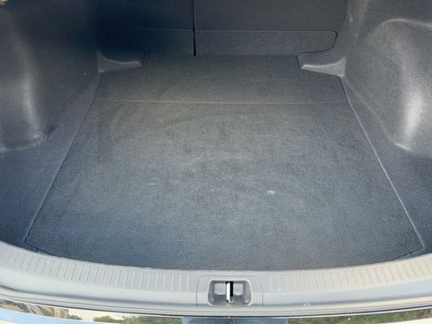 Used 2025 Toyota Corolla LE FWD image 28