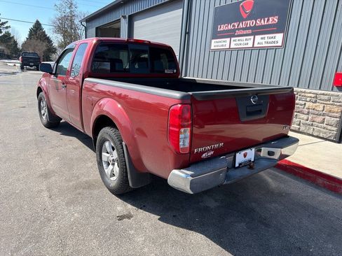 Used 2013 Nissan Frontier SV RWD image 2