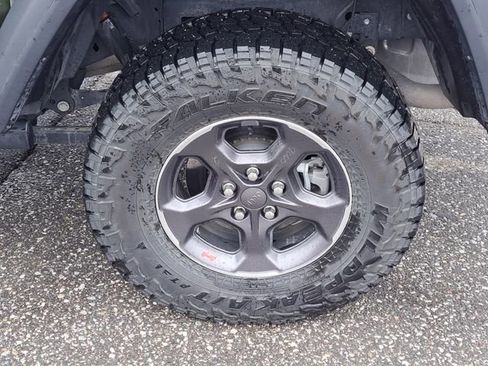 Used 2023 Jeep Gladiator Rubicon w/ Cold Weather Group image 26