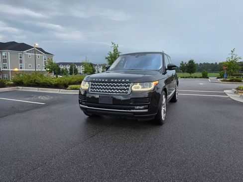Used 2017 Land Rover Range Rover Supercharged AWD/4WD image 2