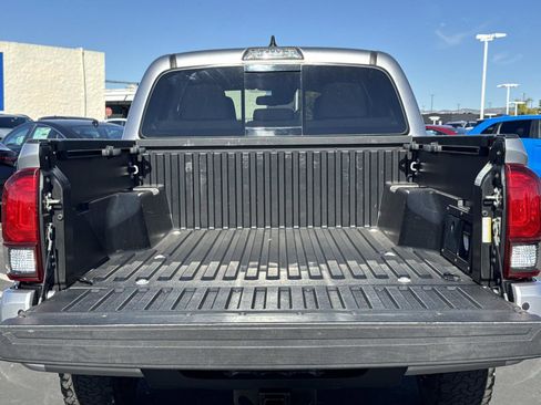 Used 2019 Toyota Tacoma TRD Sport image 26