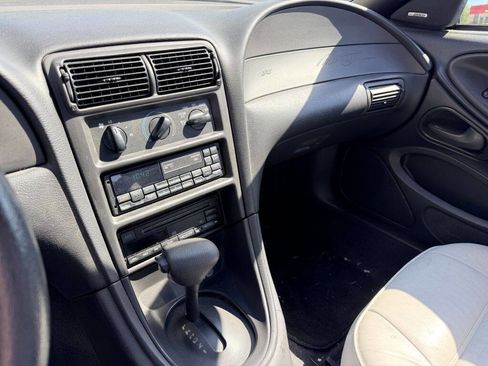 Used 1999 Ford Mustang Convertible RWD image 9