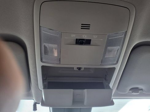 Used 2018 Toyota RAV4 LE FWD image 26