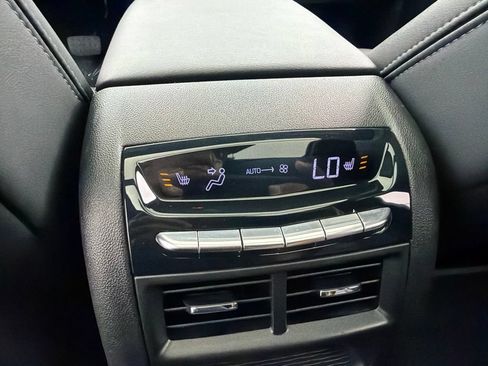 Used 2022 Cadillac XT5 Premium Luxury AWD/4WD image 9