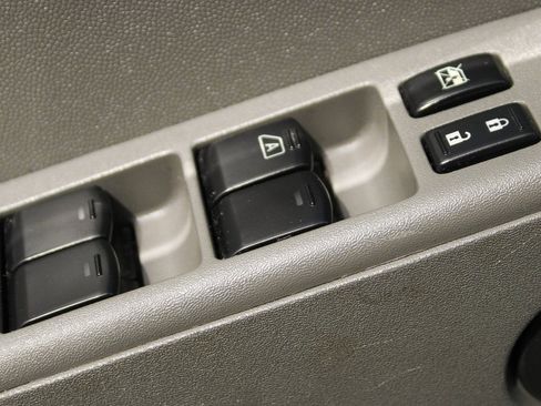 Used 2020 Nissan Frontier SV image 13