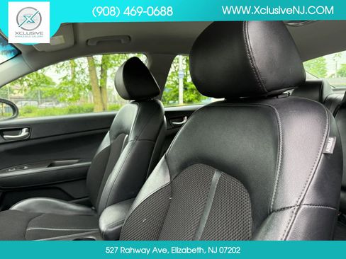 Used 2019 Kia Optima S FWD image 10