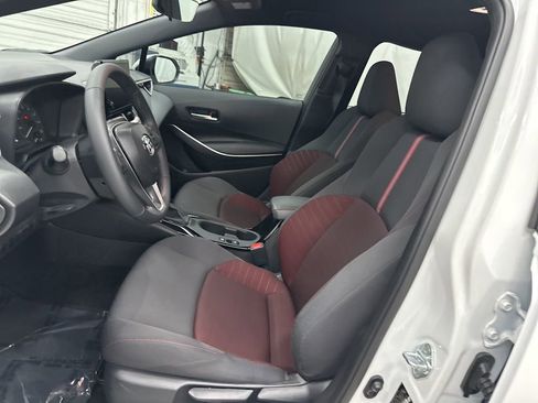 Used 2025 Toyota Corolla SE image 19