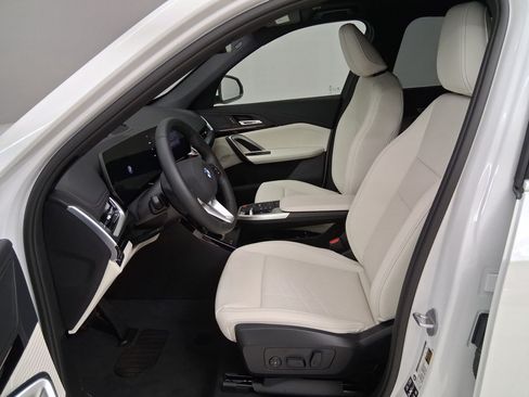 New 2026 BMW X1 xDrive28i w/ Technology Package AWD/4WD image 3