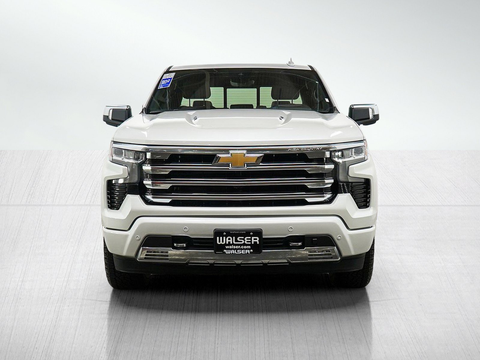 Used 2024 Chevrolet Silverado 1500 High Country w/ Technology Package AWD/4WD image 8