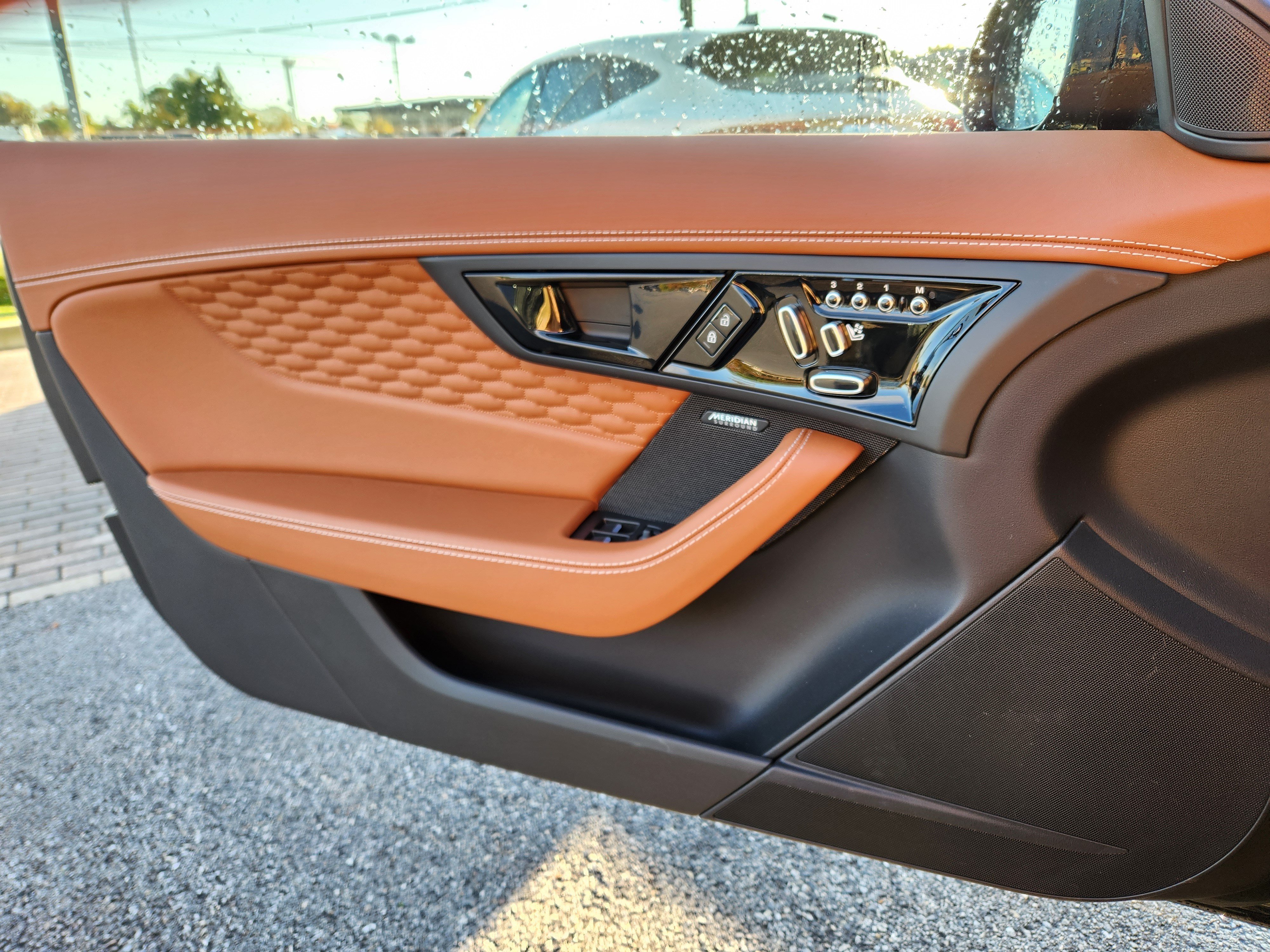 Used 2024 Jaguar F-TYPE R AWD/4WD image 15