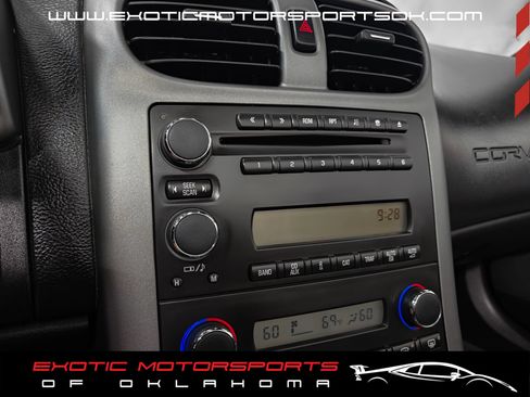 Used 2006 Chevrolet Corvette Convertible w/ Preferred Equipment Group RWD image 23