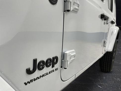 New 2025 Jeep Wrangler Sahara w/ Technology Group image 35