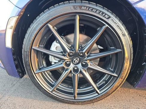 Used 2023 Toyota GR86 Premium image 14