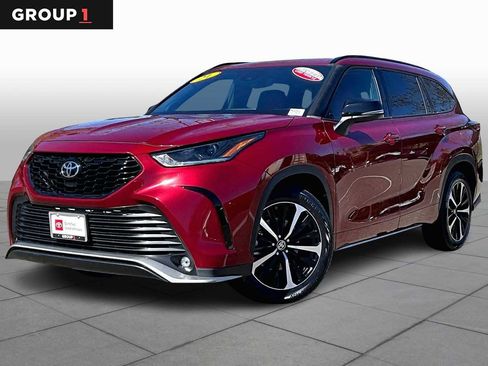 Certified 2021 Toyota Highlander XSE image 1