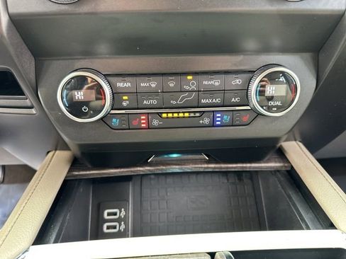 Used 2019 Ford Expedition Limited image 20