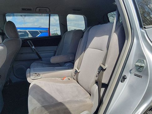 Used 2013 Toyota Highlander 4WD w/ Cold Weather Pkg image 17