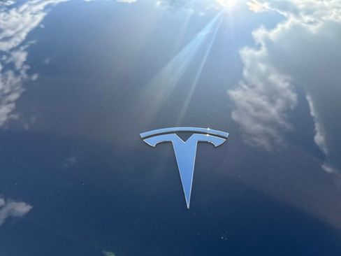 Used 2023 Tesla Model 3 Standard Range image 36