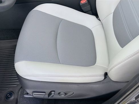 Used 2024 Toyota RAV4 Limited image 20