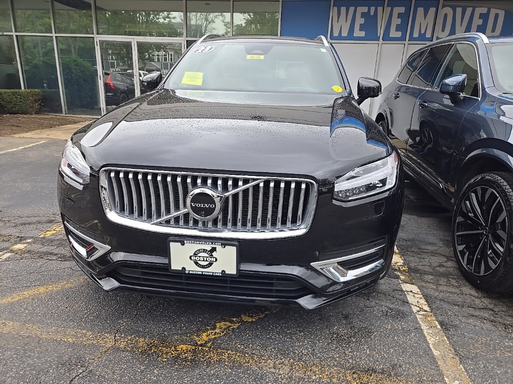 Used 2024 Volvo XC90 B6 Ultimate w/ Protection Package AWD/4WD image 3