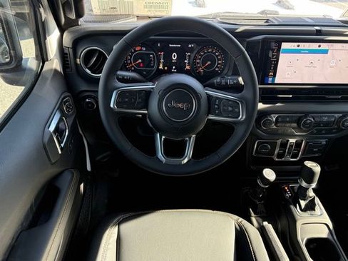 New 2026 Jeep Wrangler Unlimited Sahara AWD/4WD image 38