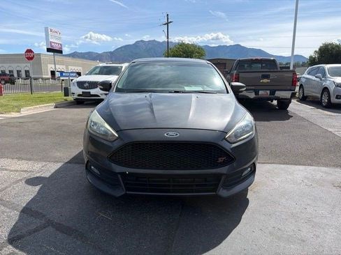 Used 2018 Ford Focus ST FWD image 2