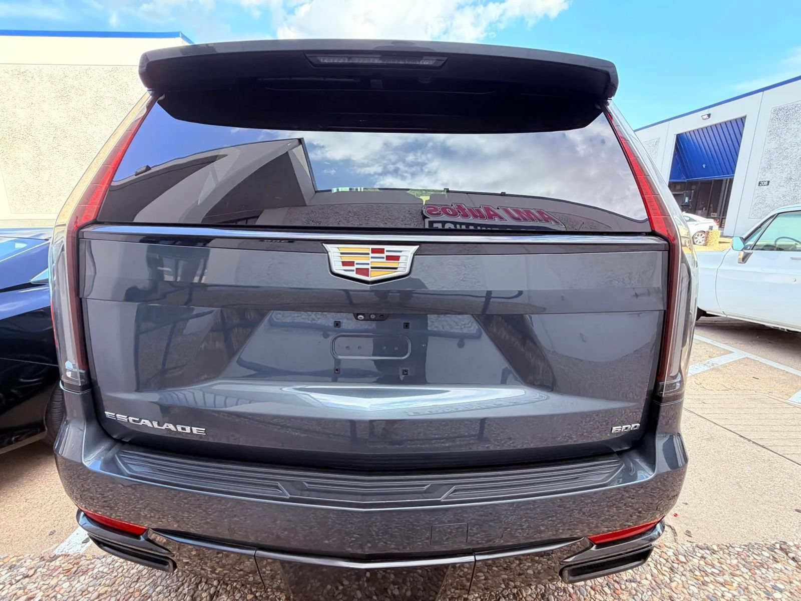 Used 2021 Cadillac Escalade Sport Platinum AWD/4WD image 4