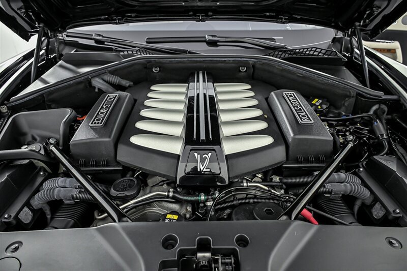 Used 2015 Rolls-Royce Wraith RWD image 12