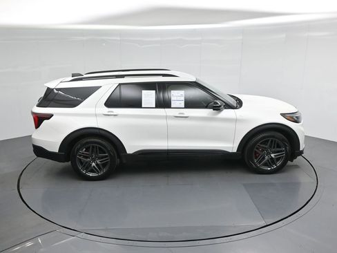 Certified 2025 Ford Explorer ST-Line w/ Premium Package image 43