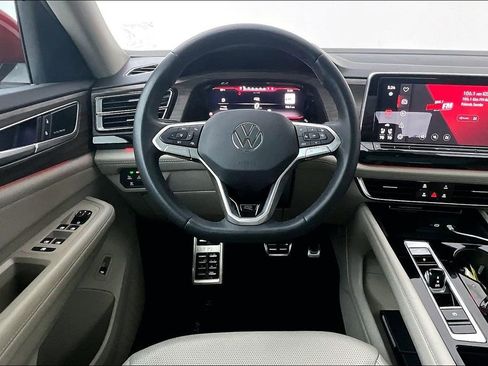Used 2024 Volkswagen Atlas SEL Premium R-Line image 8