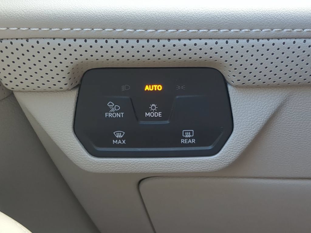 Certified 2024 Volkswagen Atlas SE FWD image 26