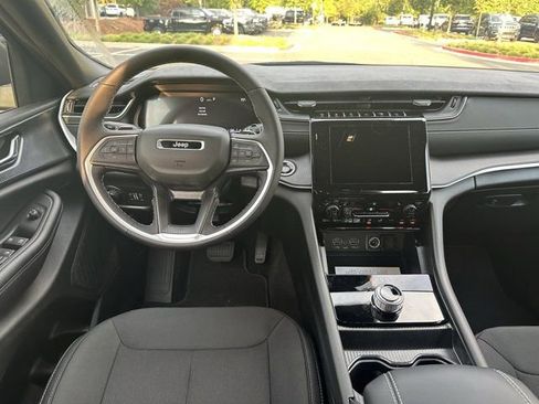 New 2025 Jeep Grand Cherokee L Laredo image 20