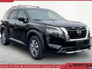 Used 2023 Nissan Pathfinder SL 360° Tour