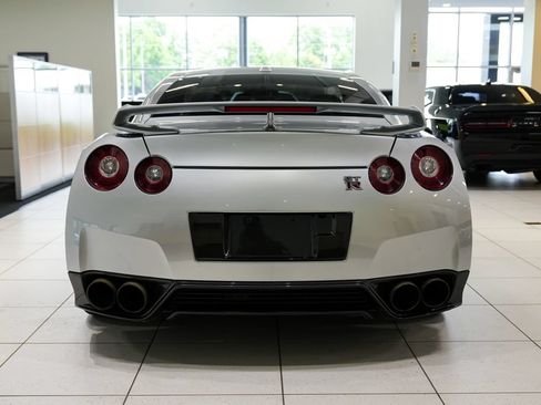 Used 2016 Nissan GT-R Premium AWD/4WD image 10