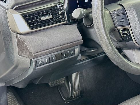 Used 2025 Toyota Camry LE image 10