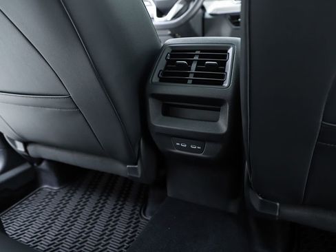 New 2026 Volkswagen Tiguan SE image 39