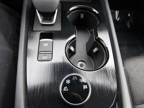 Used 2024 Nissan Rogue SV image 23