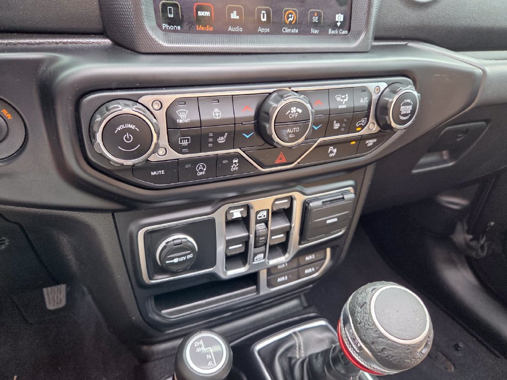 Used 2020 Jeep Wrangler Unlimited Sahara AWD/4WD image 24