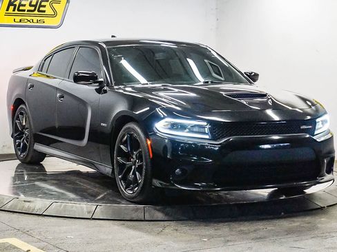 Used 2019 Dodge Charger R/T w/ Plus Group image 5