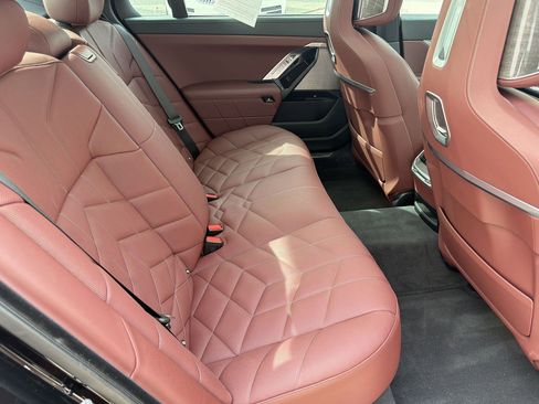 Used 2024 BMW 760i xDrive w/ Executive Package image 29