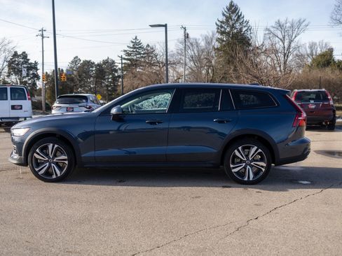 Used 2024 Volvo V60 B5 Cross Country Plus w/ Protection Package Premier image 23