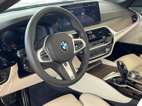 Used 2021 BMW 540i xDrive w/ M Sport Package image 17