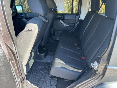 Used 2016 Jeep Wrangler Unlimited Sport image 17