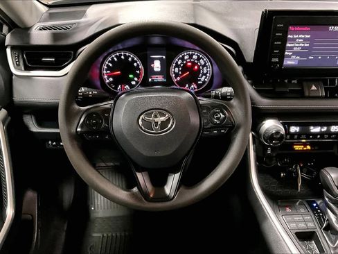 Used 2019 Toyota RAV4 XLE image 5