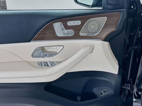 New 2026 Mercedes-Benz GLS 450 4MATIC image 19