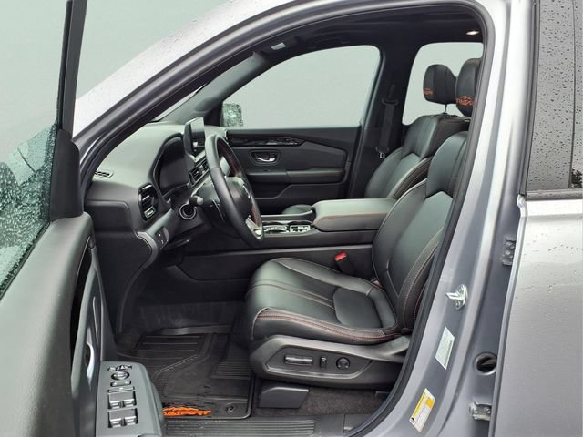 Used 2025 Honda Pilot TrailSport image 22